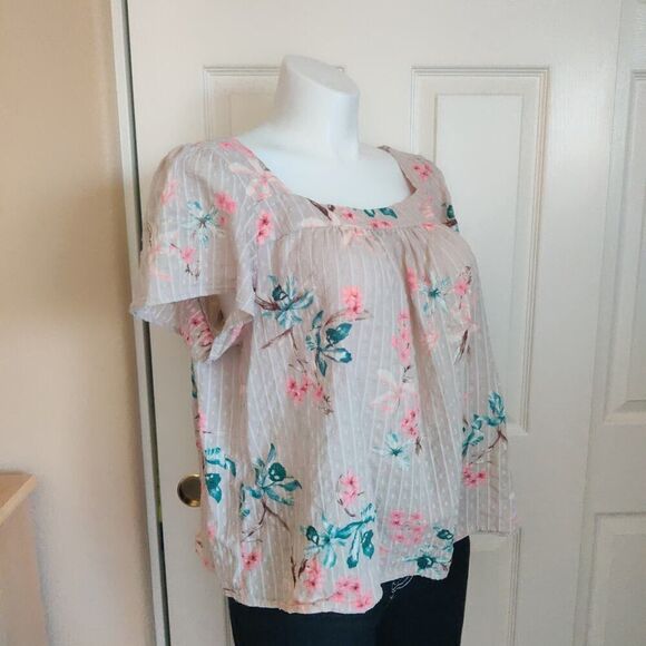 Torrid Clip Jacquard Square Neck Flutter Sleeve Top sz 1 - Picture 5 of 11